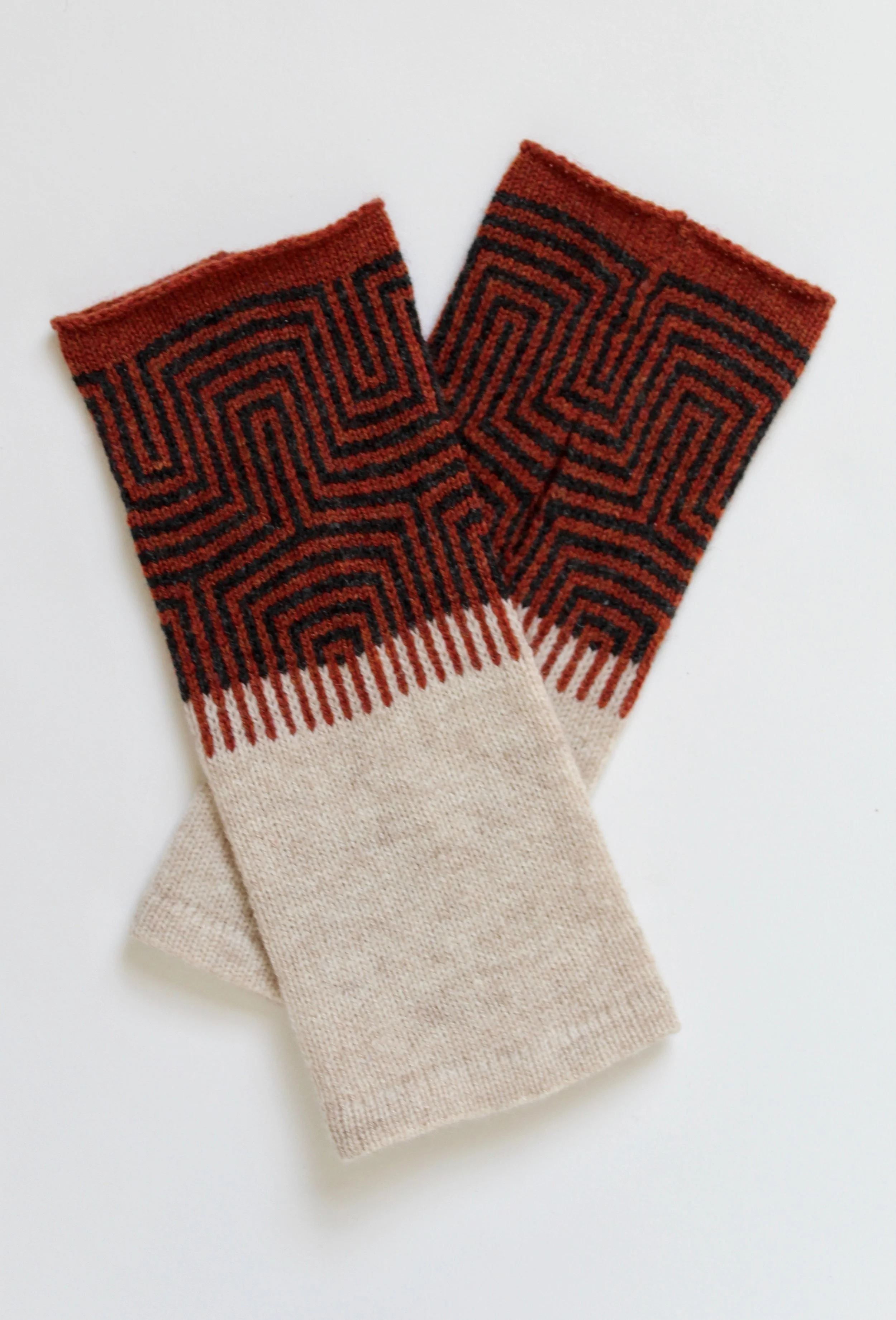kate-jones-gorse-gloves-ecru:rust2.jpeg