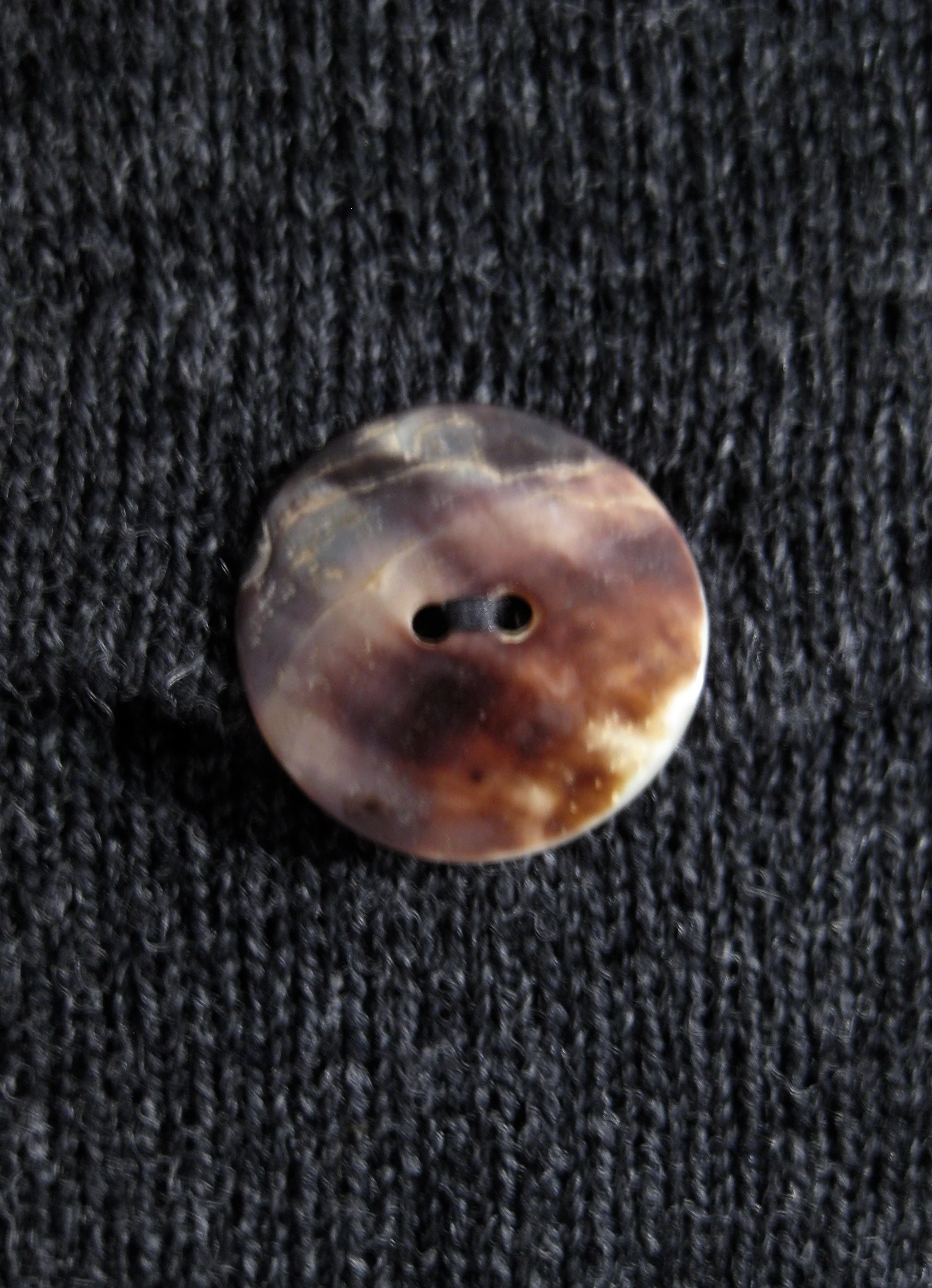 Piaf Cushion - button detail