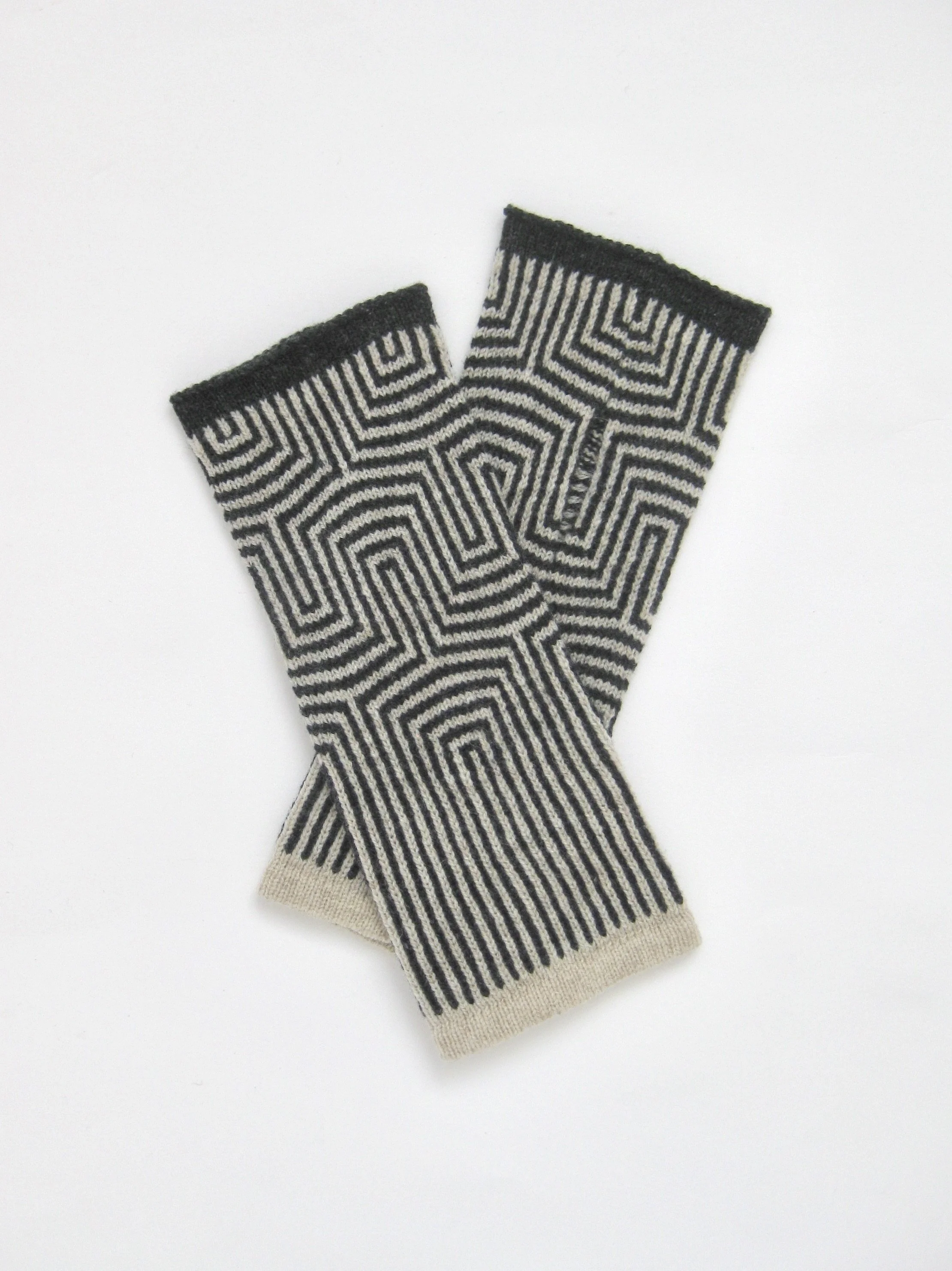 kate-jones-wool-samphire-gloves-charcoal.jpeg