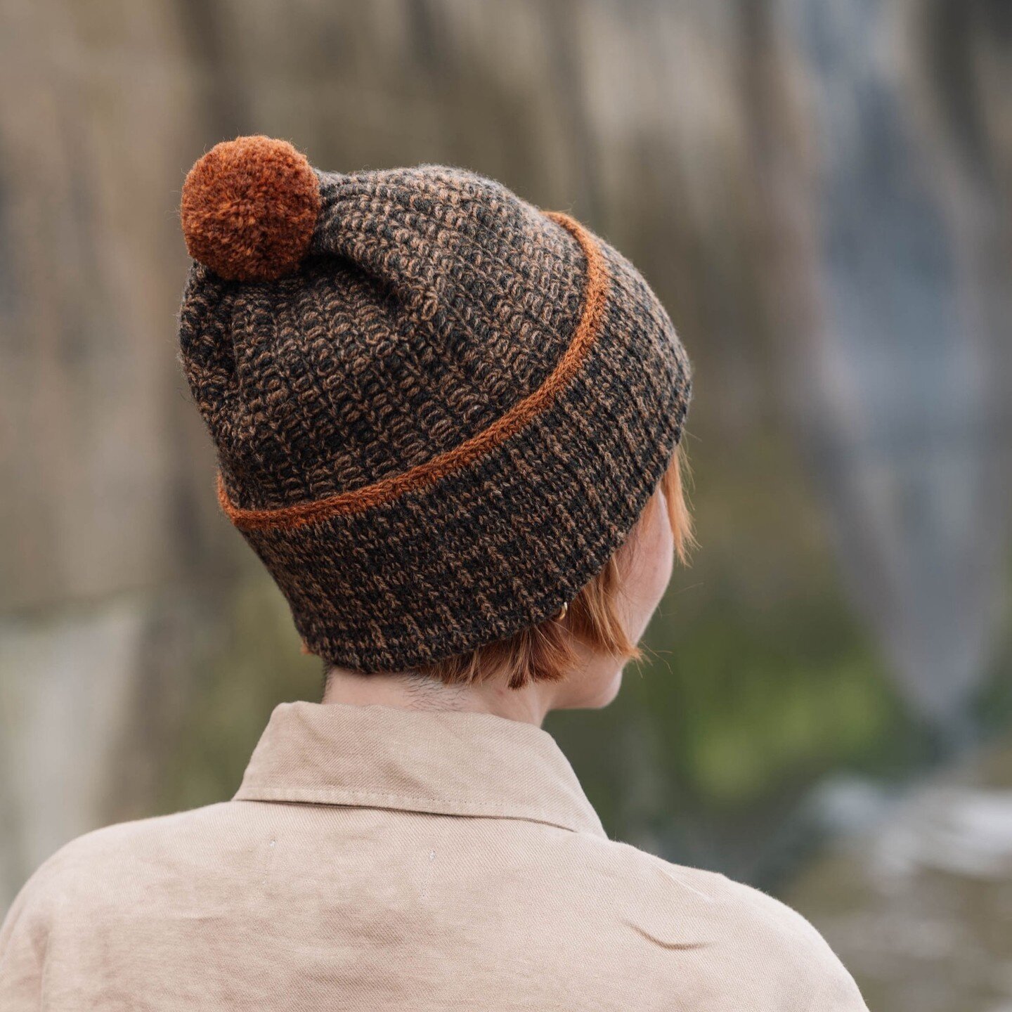 The start of a new week and plans and ideas are slowly developing. I'm looking forward to seeing what 2024 has in store and can't wait to share more in the coming days and weeks. 

Shown here the lambswool Cliffe Hat in the Kelp/Driftwood colour way 