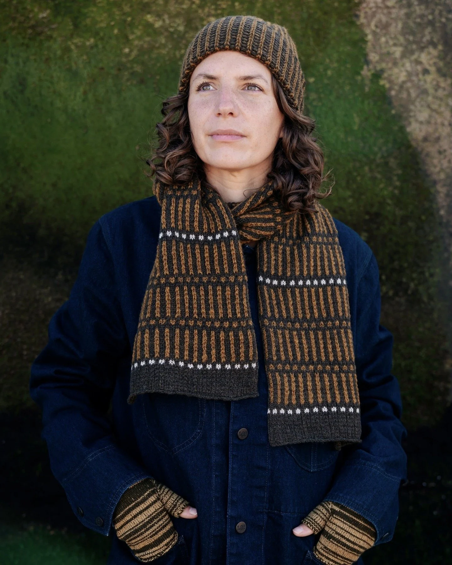Simple graphic patterns and luxuriously tactile textures feature in subtle shades of olive, mustard, seaweed and faded olive for the new season. 

Big thanks to @harri_bentley_photography and @amina_elkouki for our brilliant shoot on the beach.
.
.
.