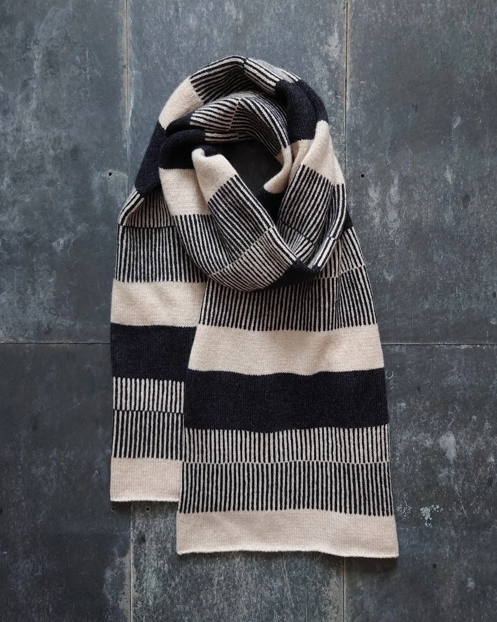 Introducing the Anni scarf, knitted in the studio using softest non-mulesed lambswool sourced from mills in Scotland and Yorkshire, perfect for wrapping up in as we transition into cooler weather ahead. Created in several Autumnal colourways, they ca