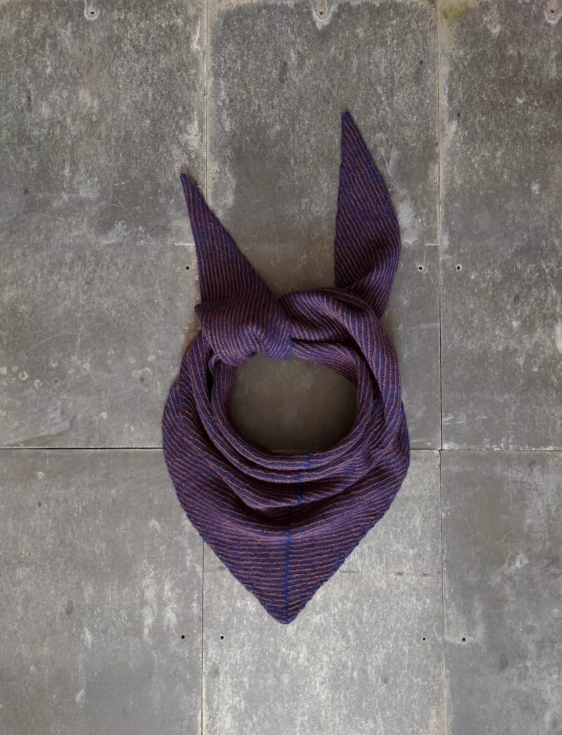 kate-jones-linen-wool-triangle-scarf-brown-blue.JPG