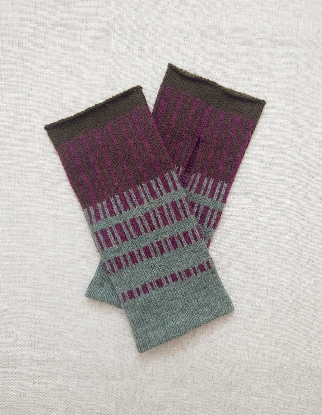 kate-jones-wool-fingerless-gloves-khaki-blackberry.JPG