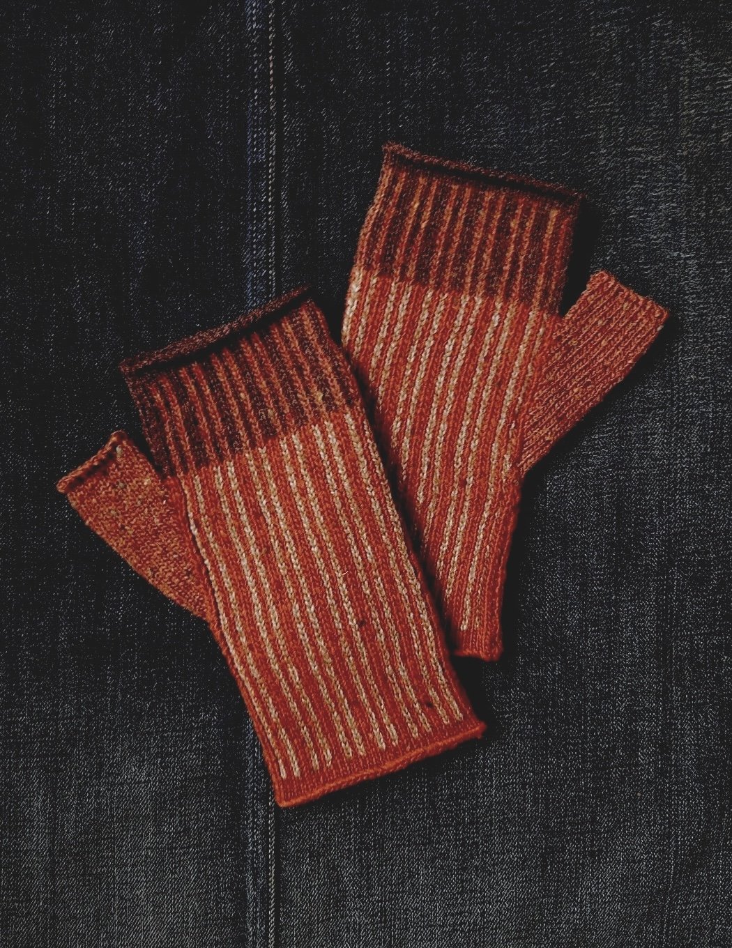 Forager Donegal Wool Fingerless Gloves - Chilli