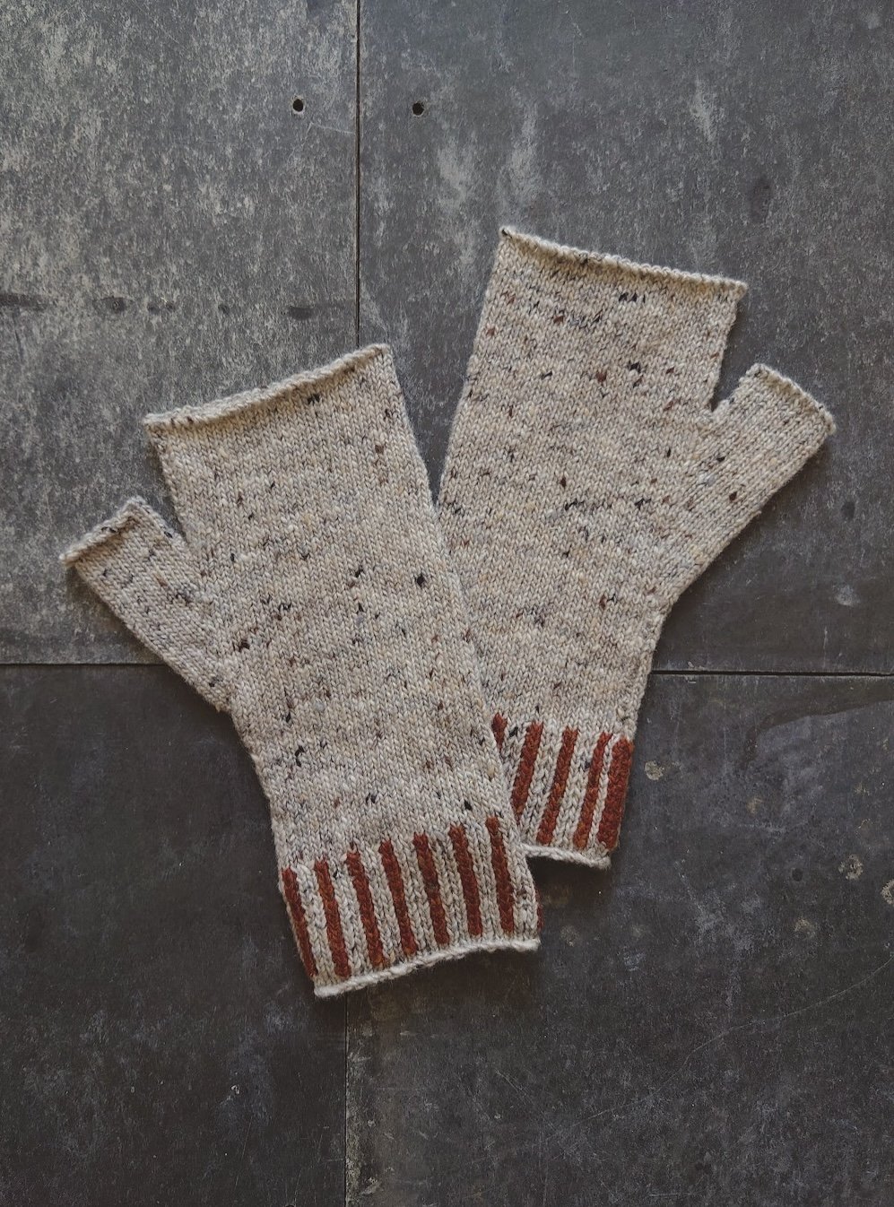 kate-jones-donegal-wool-mittens-stone.JPG