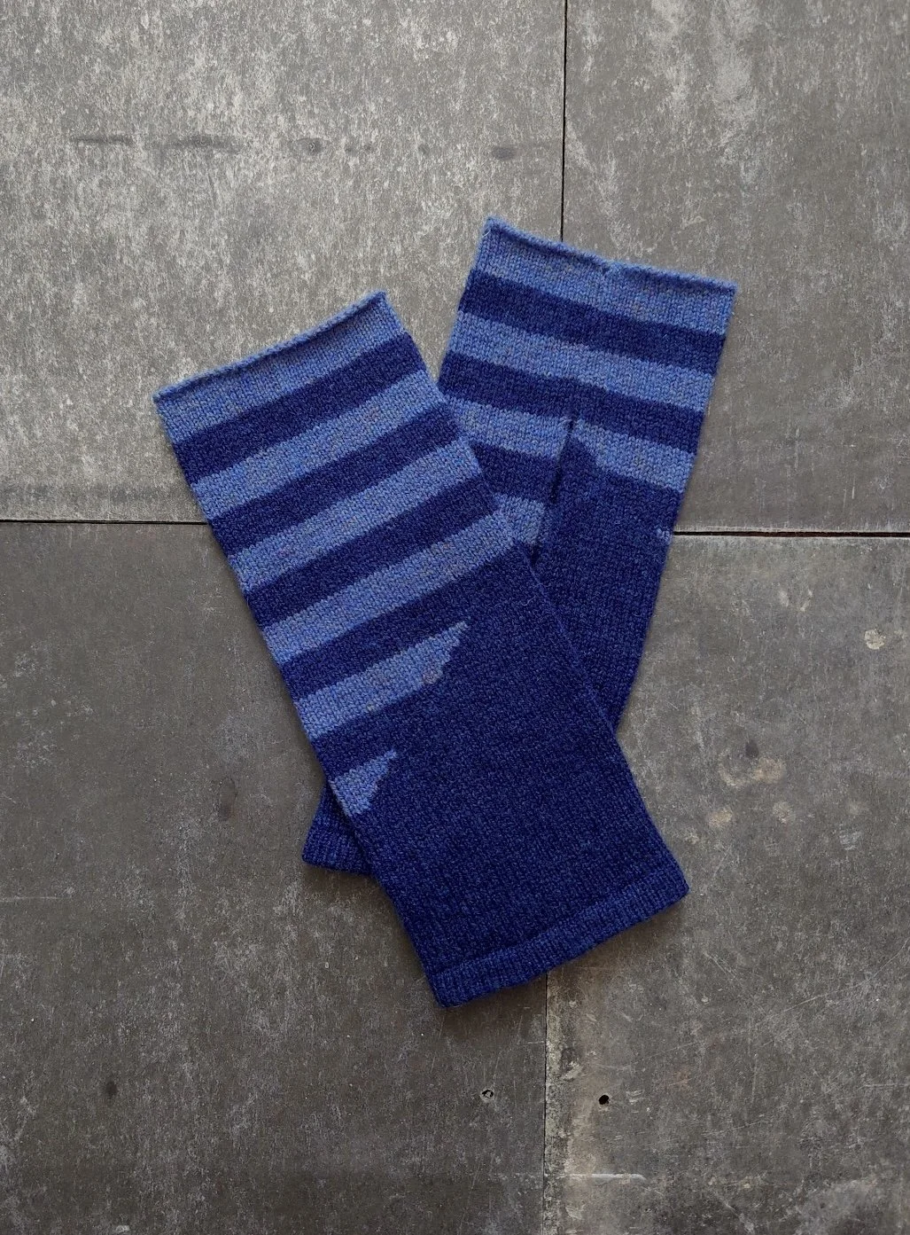 kate-jones-stripe-fingerless-gloves-deepblue.JPG