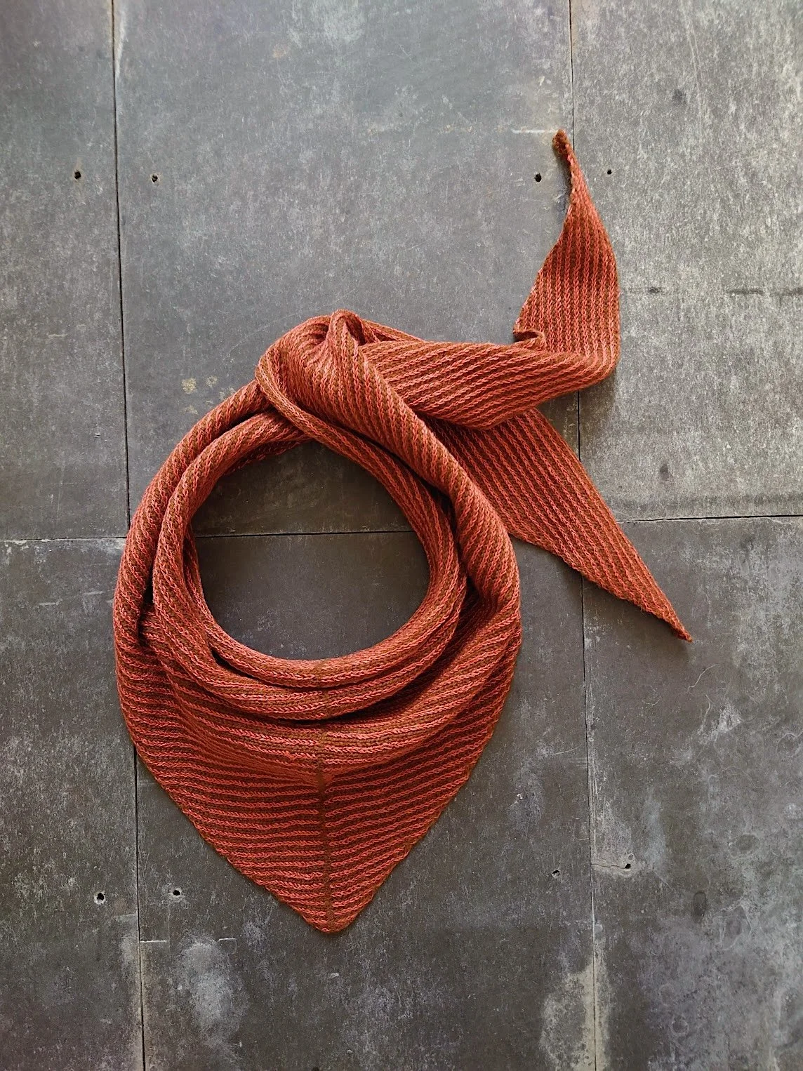 kate-jones-linen-wool-coral-chestnut-triange-scarf.JPG