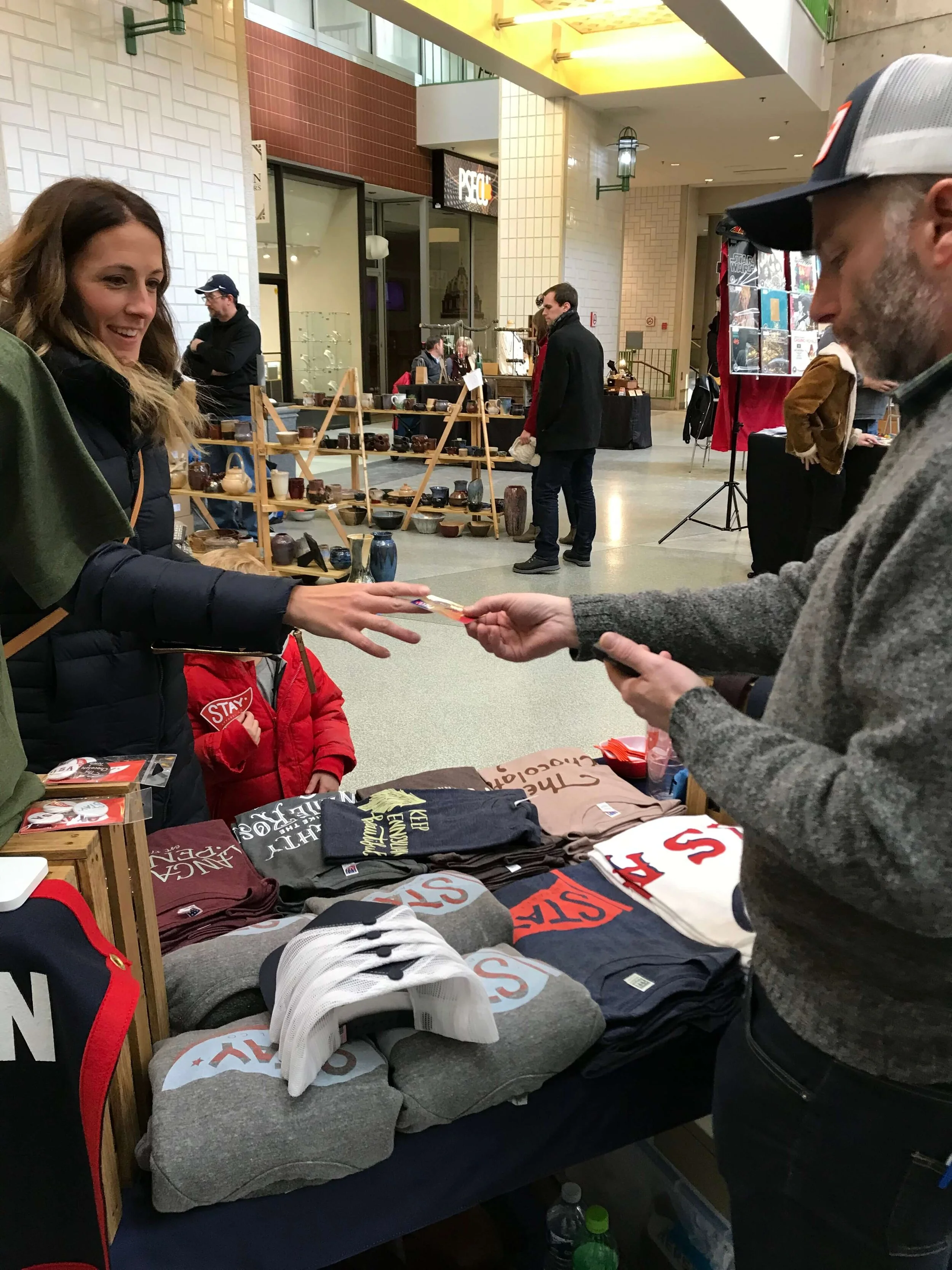 Harrisburg Flea shopper in 2018