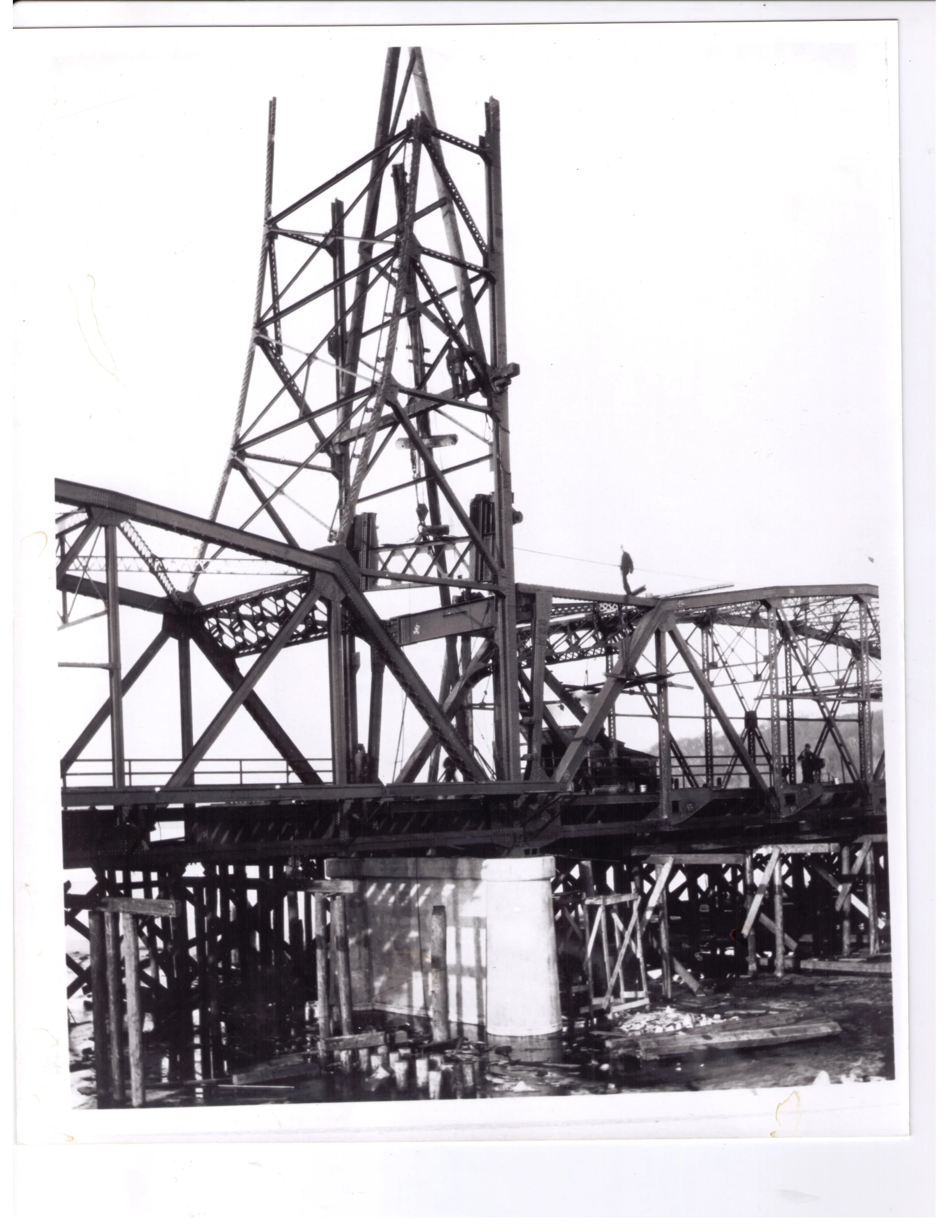 Lift Bridge Under Construction in 1931. Photo credit, Mr. John Runk, courtesy of Stillwater Public Library.