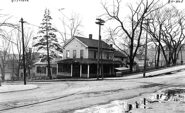 This photo was taken in 1922. The location is 3rd and Chestnut Street, viewing to the southwest. The streetcar tracks are in the foreground. The house is no longer there, replaced by the Armory Building, which was retired in 2017. To view a "Time-Tunnel" photo of this same location that allows you to travel from 1922 to 2016, just Click or Tap the photo above.