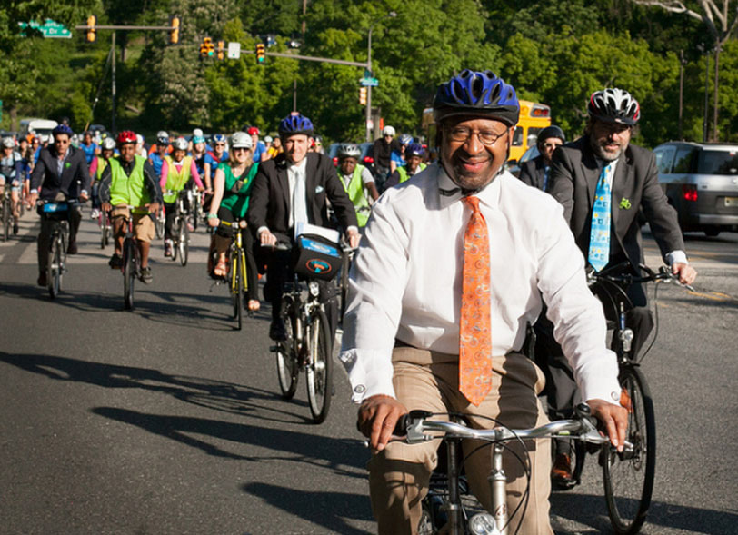 Philadelphia Mayor Michael Nutter leads a group on Bike to Work Day 2013. Photo courtesy of the Philly Bike Coalition