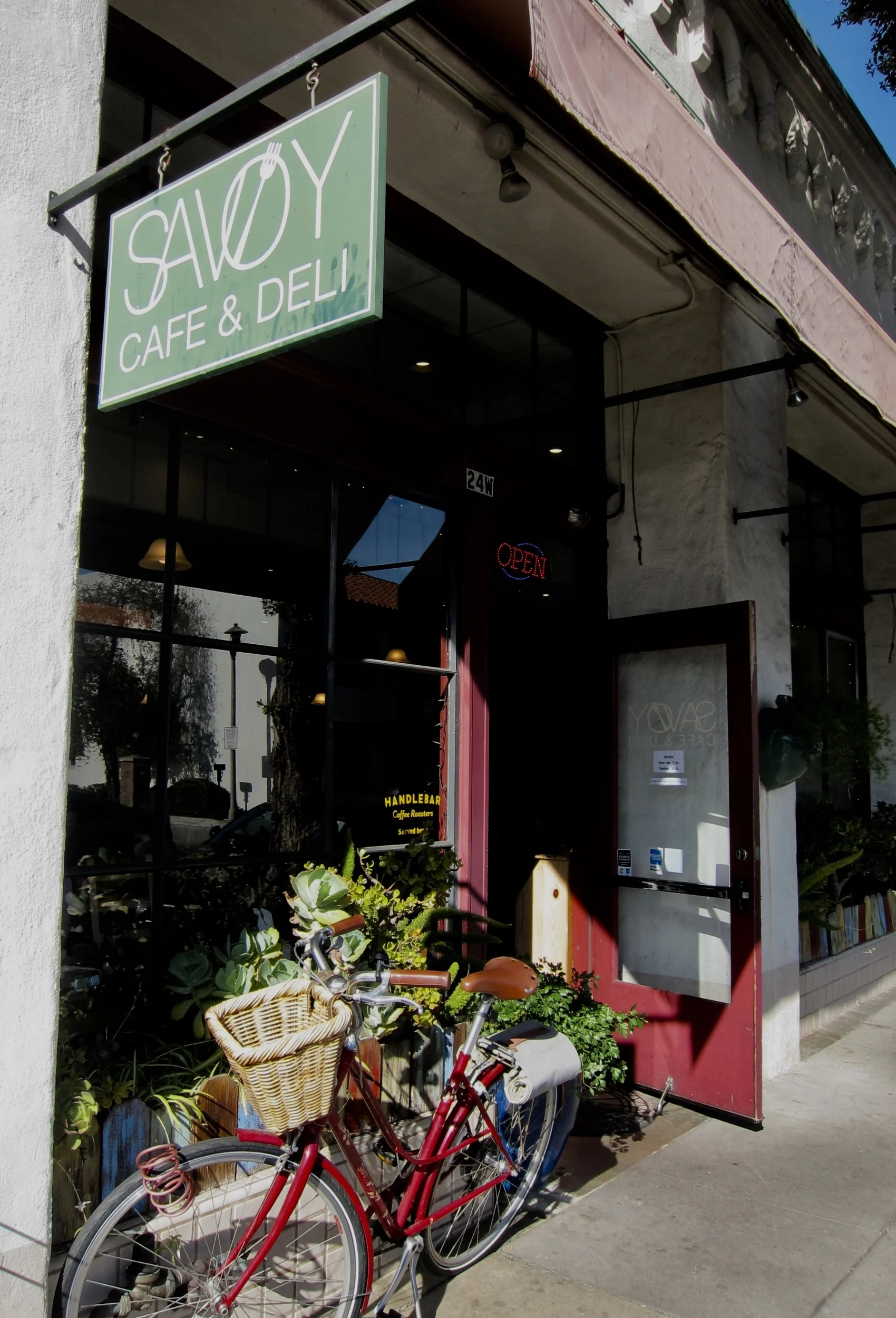 PlantFriendly Hotspot Savoy Cafe and Deli (Downtown) — Plant Based