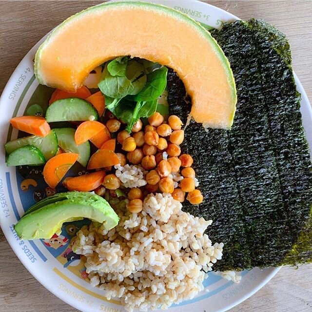 I apparently save my throwbacks for Saturdays, but that works for me.☺️ Sushi bowls used to be in our weekly rotation, but it&rsquo;s been a while! Time to bring. them. back.🙌🥰🍱
.

Repost from @plantbasedsantabarbara - Two things we love - sushi b