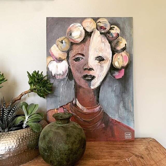 After my mum painted such beauitful women on my side tables I have commissioned her to do some faces for a Tatty Bird client. Progress pictures looking so good 👀 @moniquebirley .
.
.
#africanart #interiordesign #alwaysart #portraitpainting #homeinsp