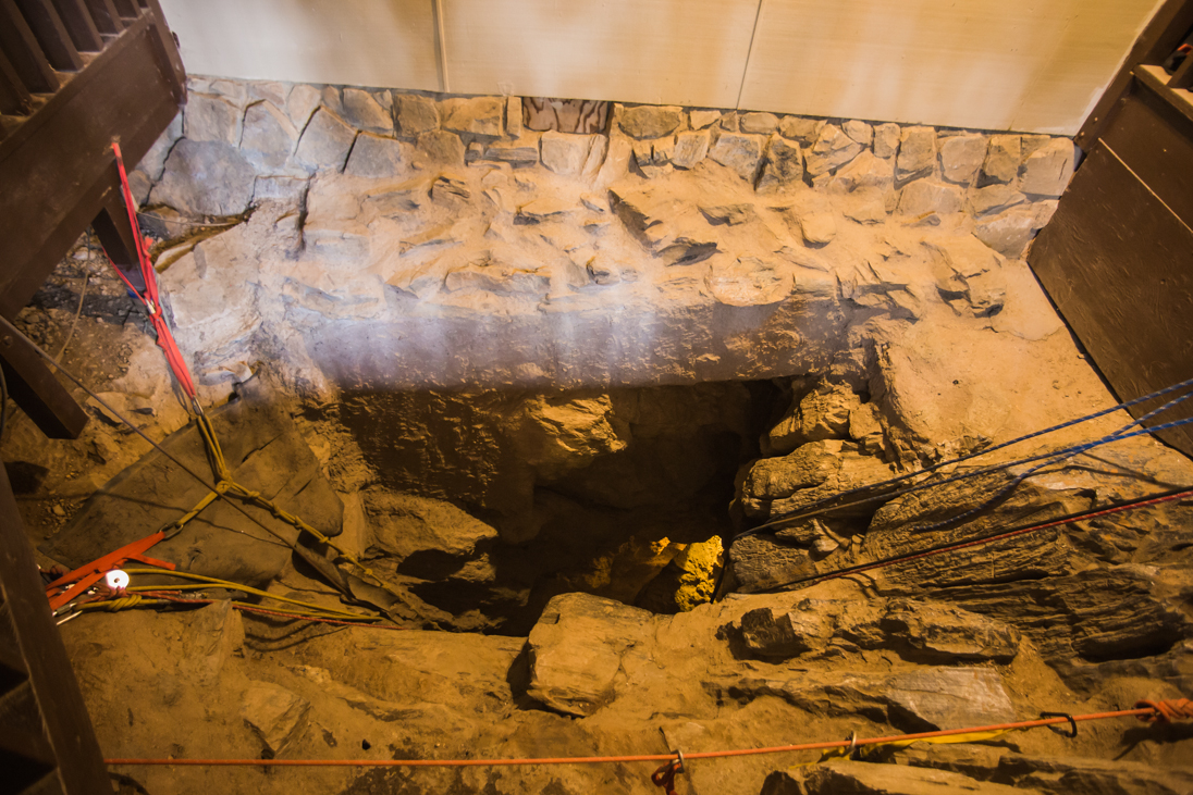 So this is the entrance to the Moaning Caves 😯 jk that's if you choose the rappel option, which is a three hour expedition. We did the walking tour, which is approximately 45 minutes down a flight of stairs. 