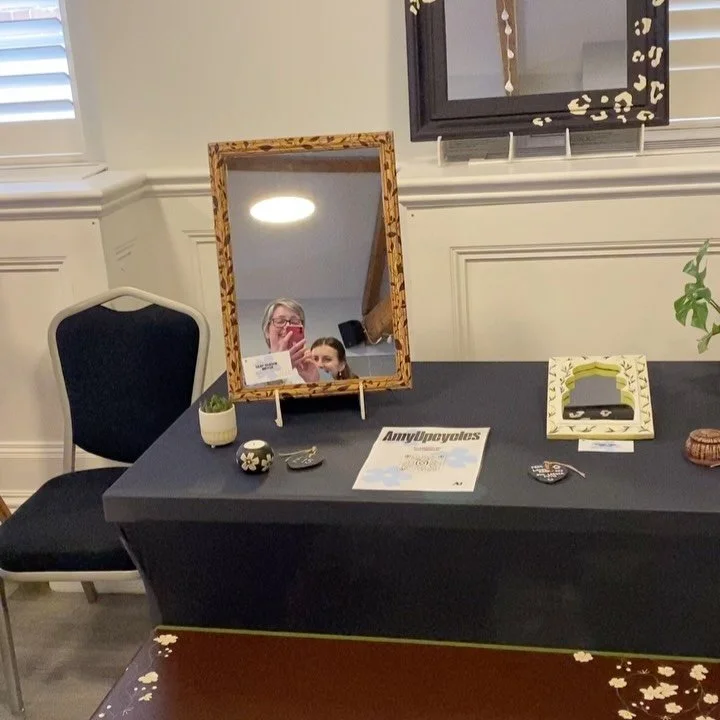 @meet.art.people Art Fair @onewarwickparkhotel open today until 4pm.
We are a short walk from Tunbridge Wells High Street and The Pantiles.

#welovechapelplace #artfair #thepantiles #kentdaysout #tunbridgewellslife