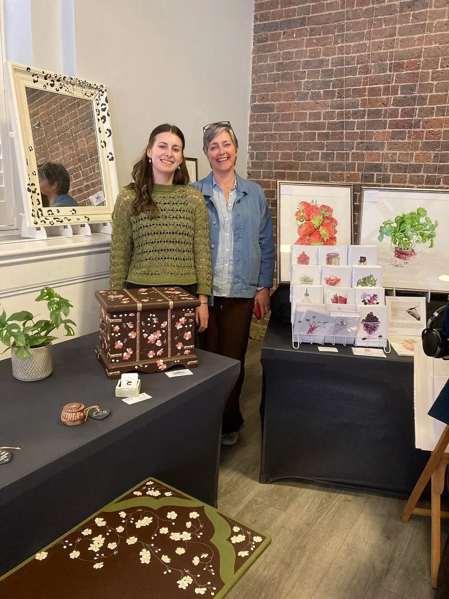 Thank you to everyone who visited Saturday&rsquo;s Art Fair, had a great time meeting new people &amp; catching up with friends including a few ex tap dancers and best of all I got to spend time with my daughter @amyupcycles 

A huge thank you to all
