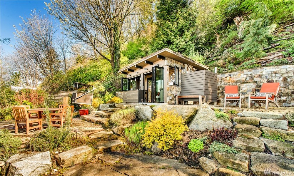 $1,875,000 (Sold) - 3,410 Ft² - 4 Bed - 2.75 Bath