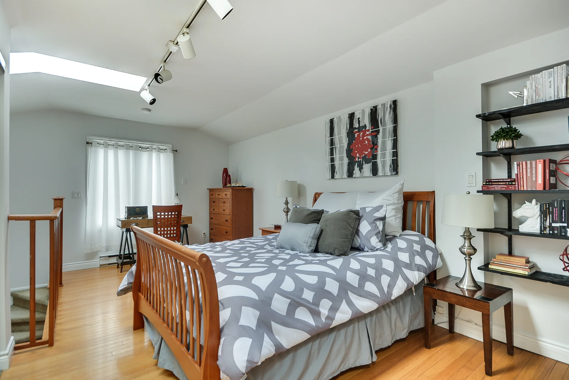 15_masterbedroom3.jpg