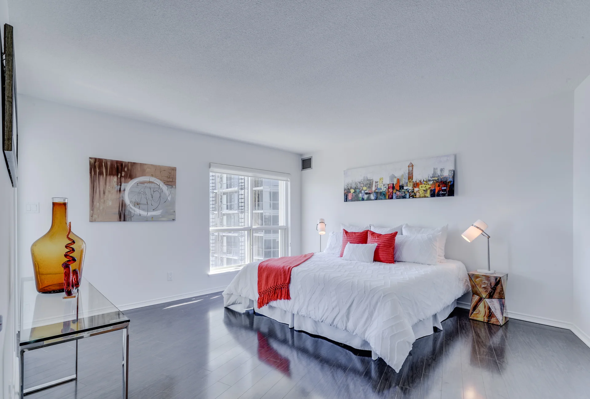 31_masterbedroom2.jpg