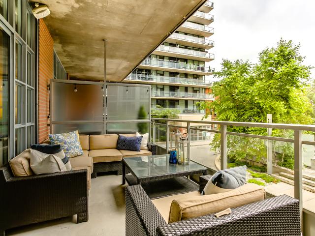 27_balcony1.jpg