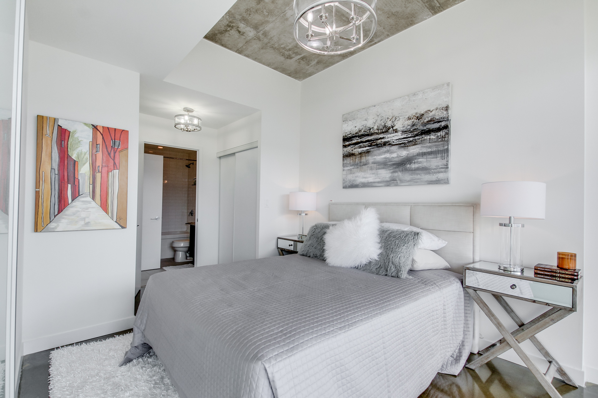 28_masterbedroom4.jpg