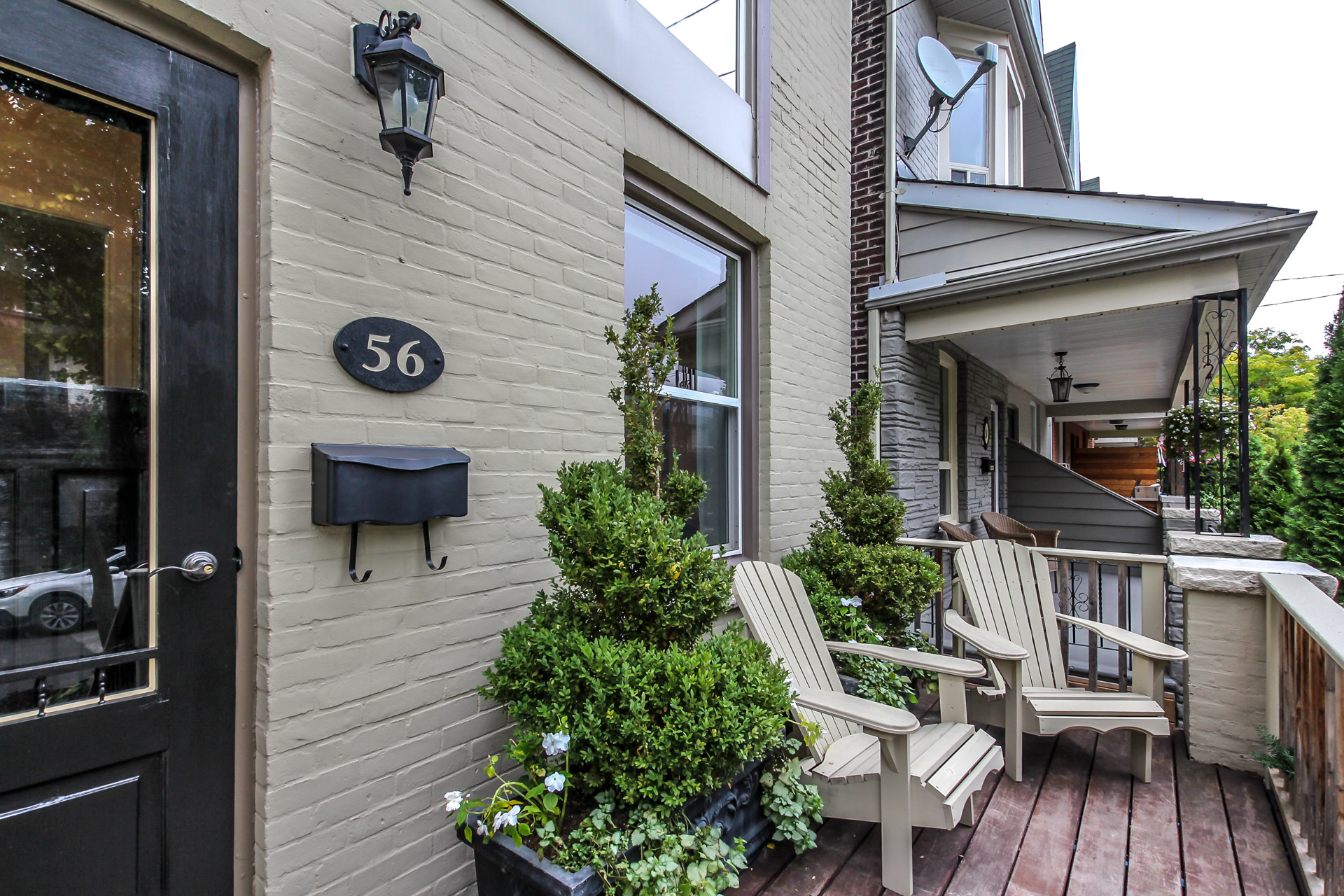 06_porch1.jpg