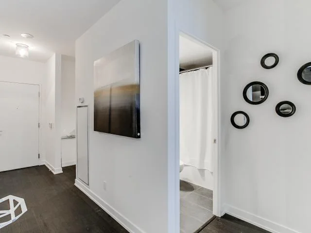07_hallway1.jpg