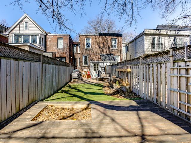 40_backyard4.jpg
