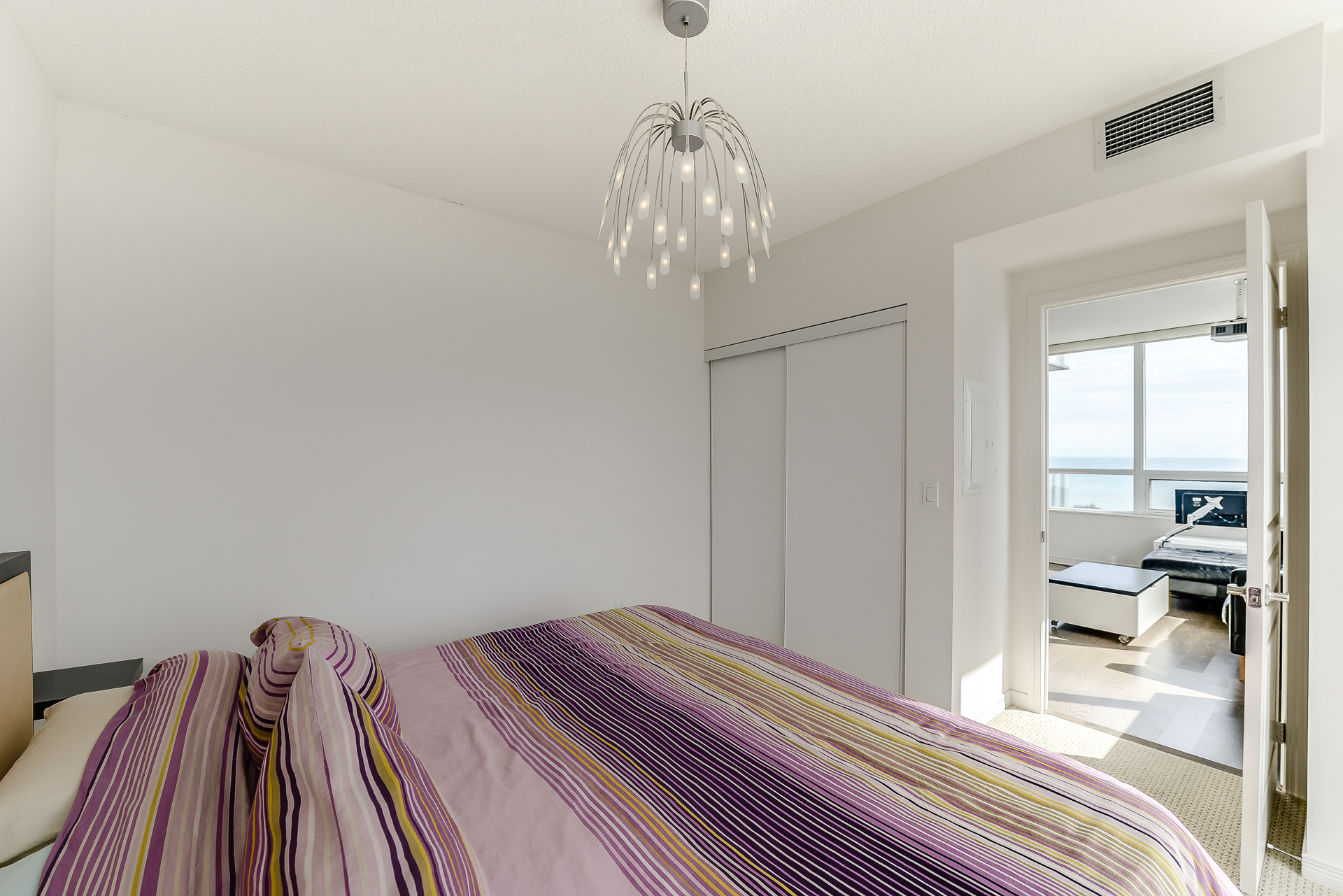 26_master_bedroom3.jpg