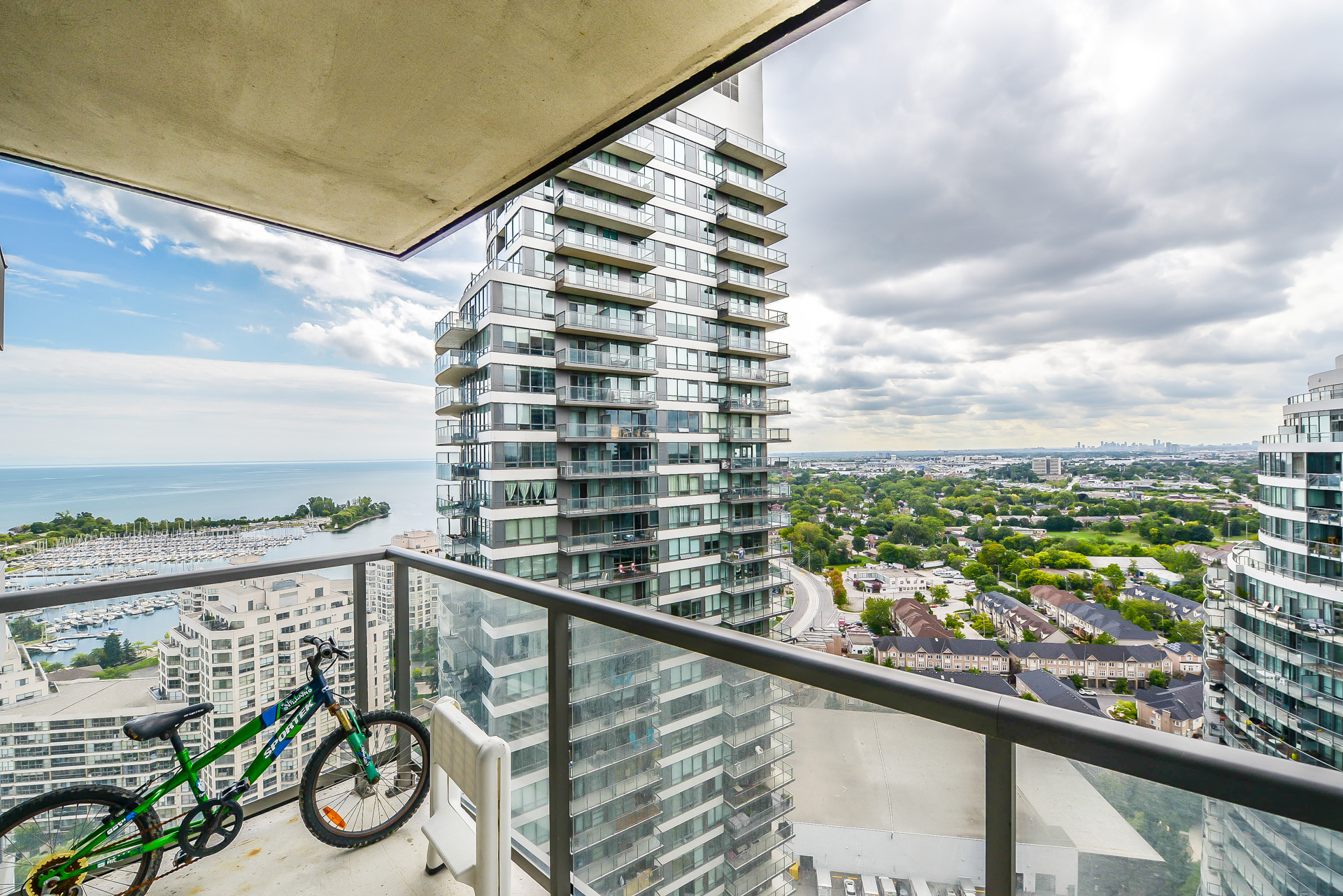 36_balcony5.jpg