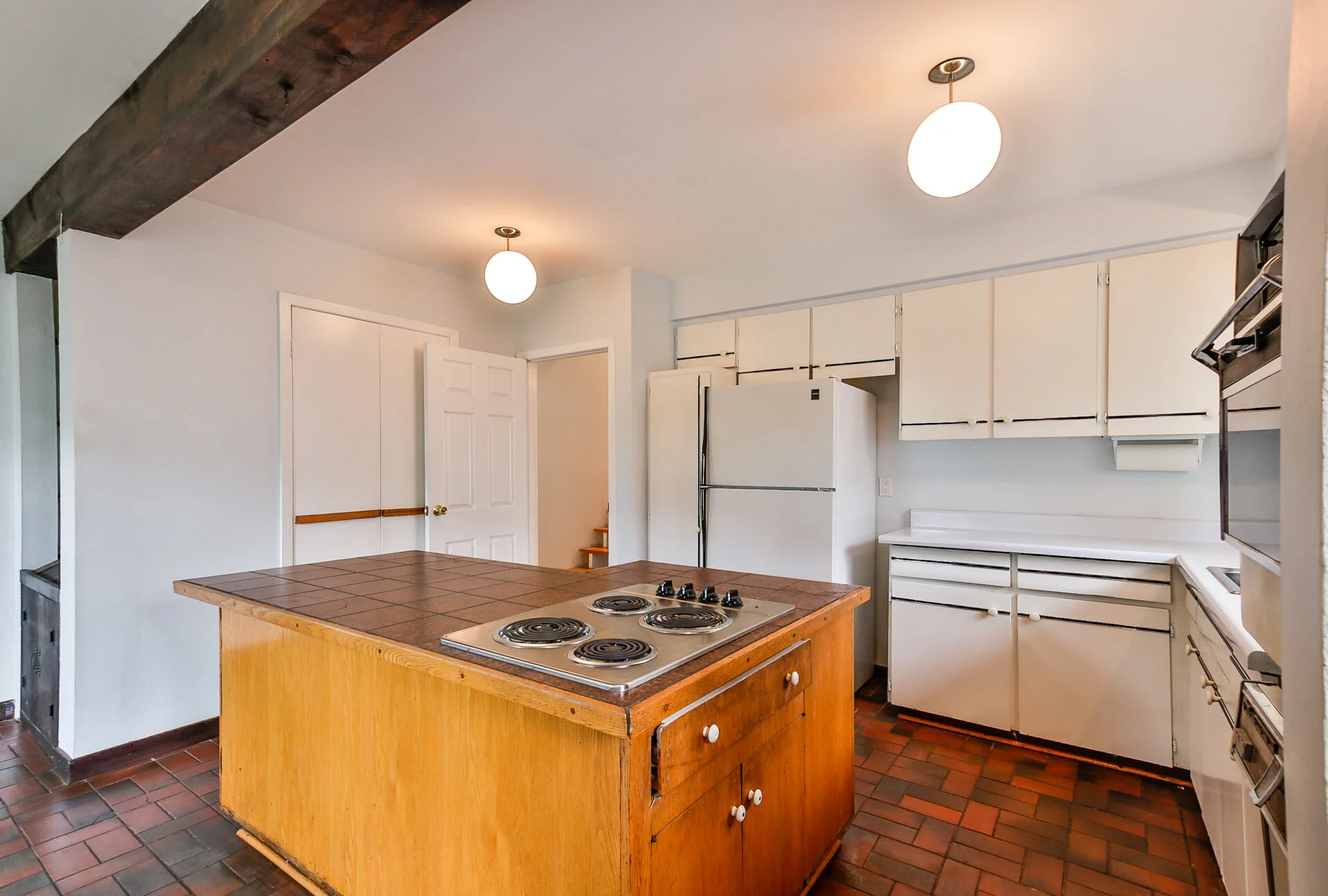 14_kitchen.jpg