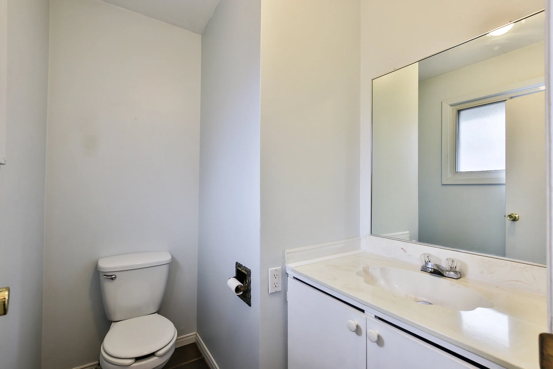 20_powderroom.jpg
