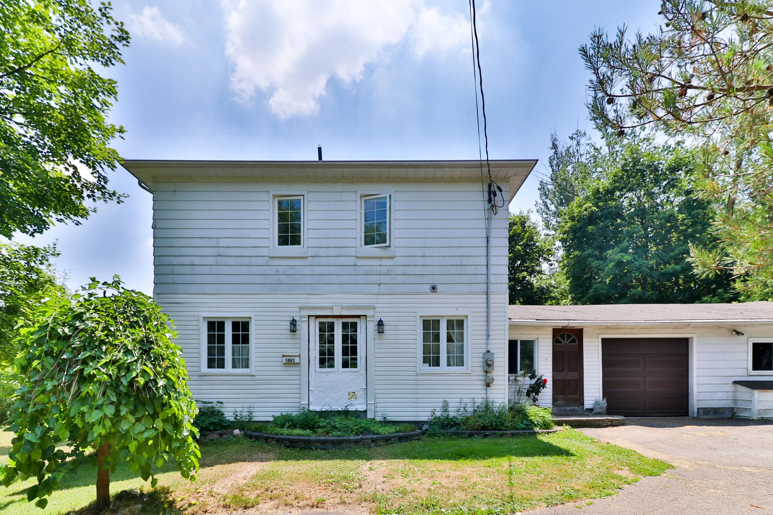 1_Exterior Front.jpg