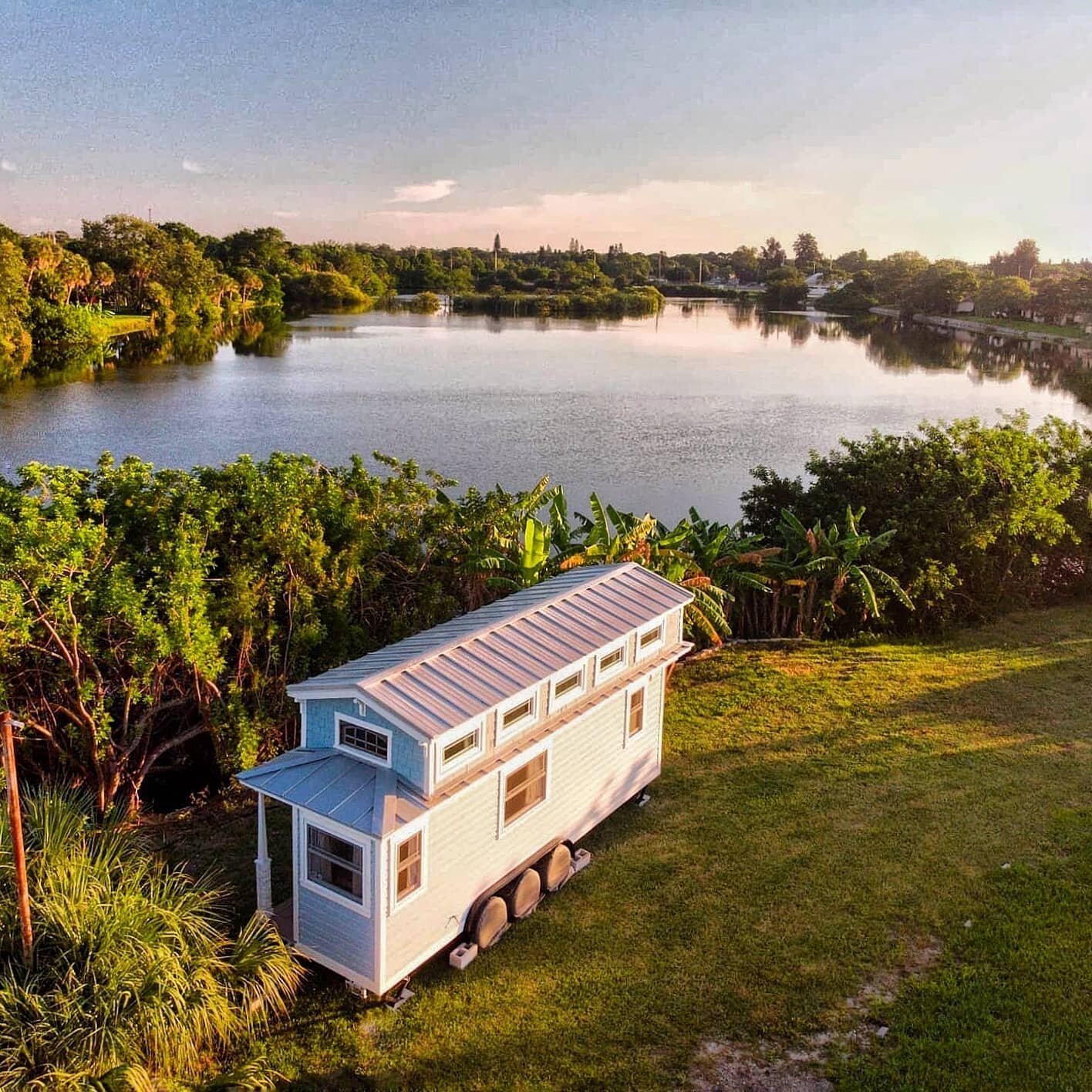 I am doing it. I am moving out of my famously beautiful 270sqft tiny house named @tiffany_the_tiny_home and into one of the five apartments I recently bought in St Pete, FL (375sqft). Is it because I couldn't take the small space anymore?&nbsp;Not ev