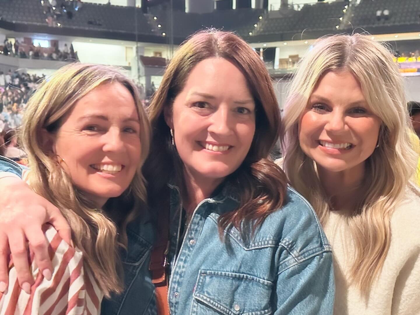 An arena filled with women making much of Jesus 🤍  Nothing better 🙌

Thank you @ifgathering + @jennieallen. These are the days that help us run the race for His fame. Fired up for @gather25 🙌

Friends, you can watch all of the sessions for free. C