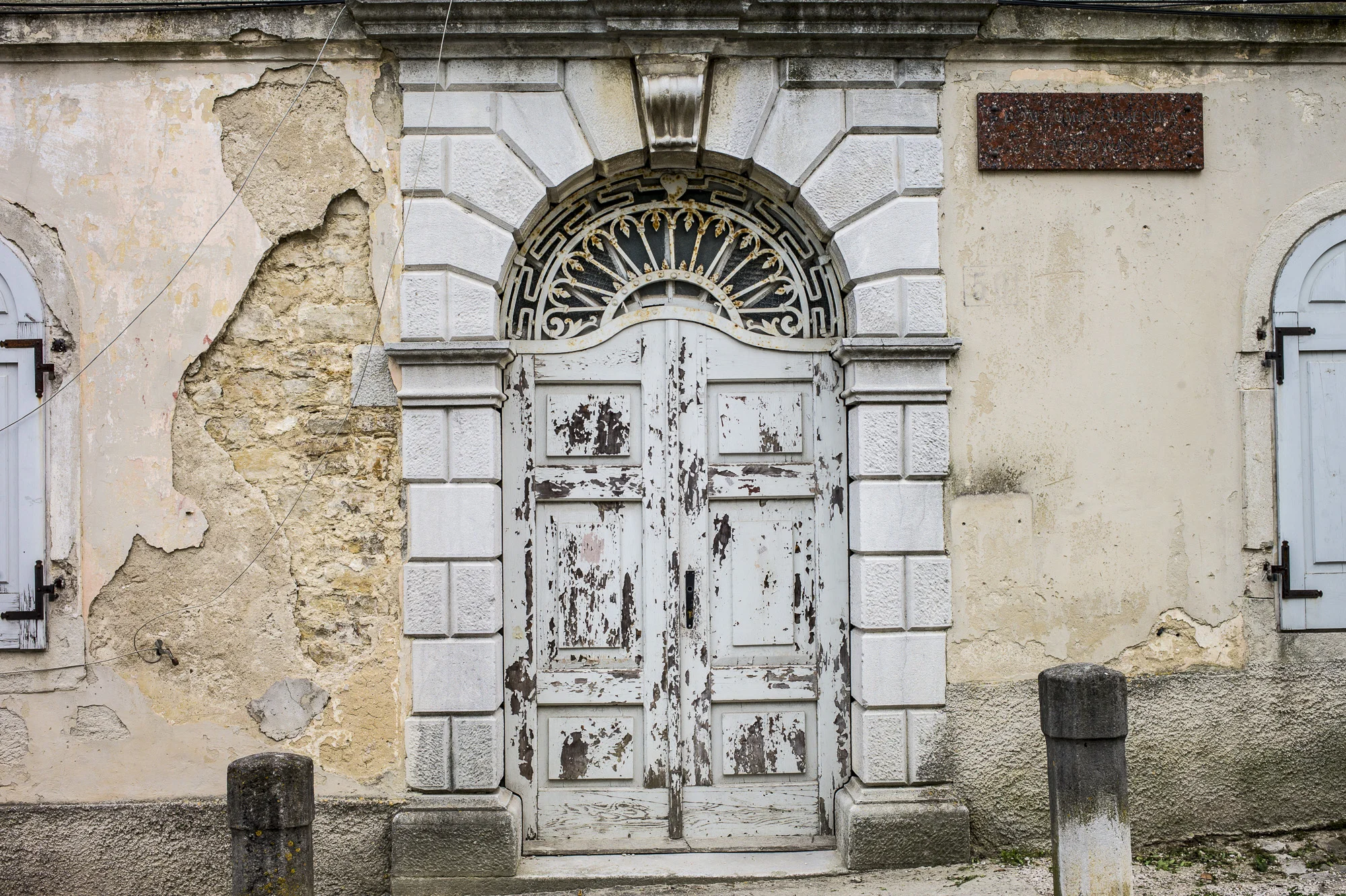 Arch and Door in Motovun