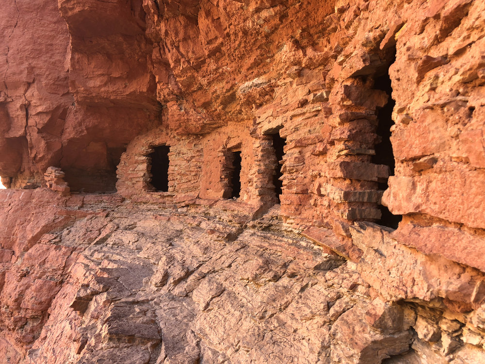  1000 year old granaries of the Ancient Puebloans 