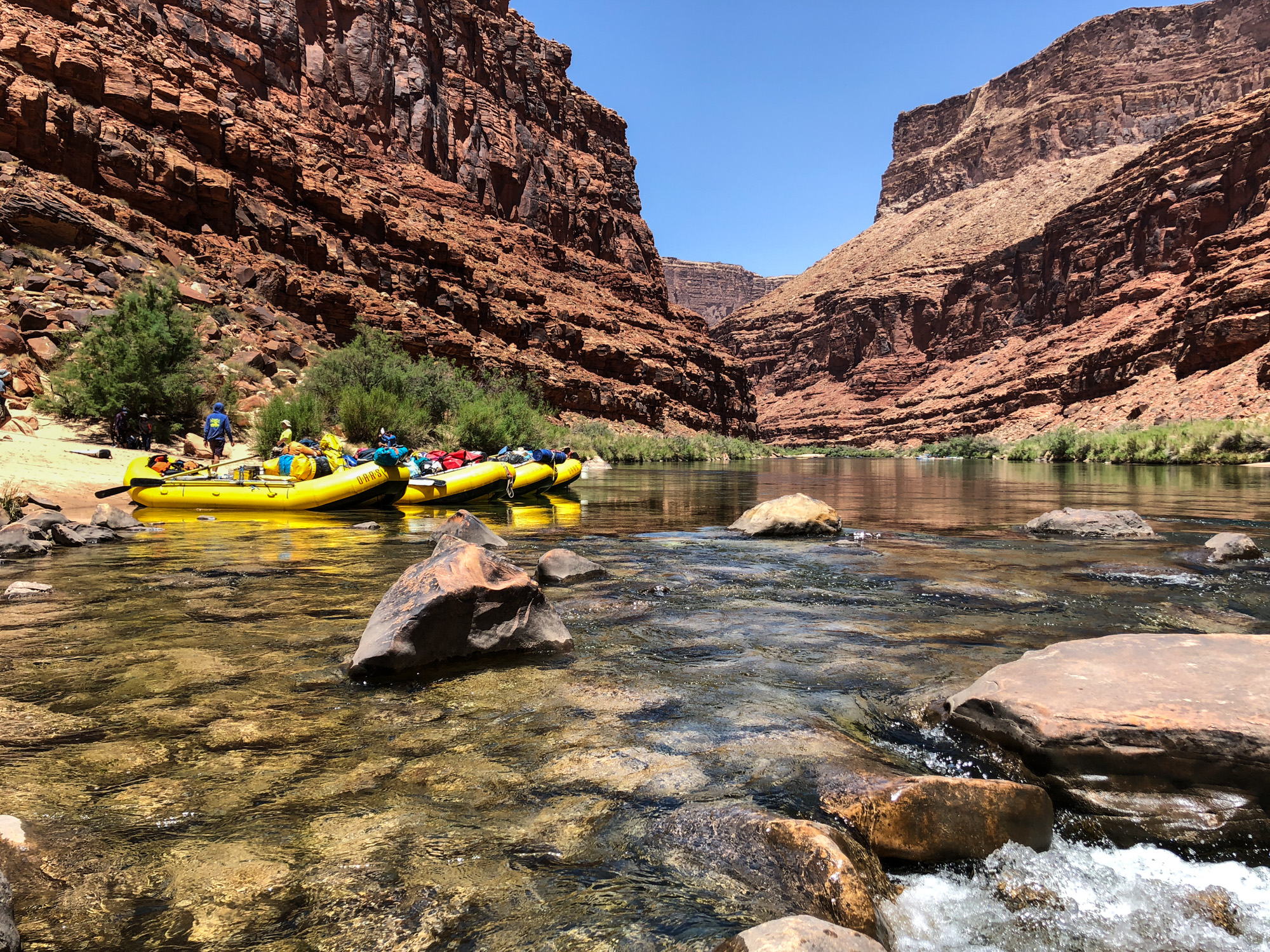  Lunch Stop on the Colorado river 