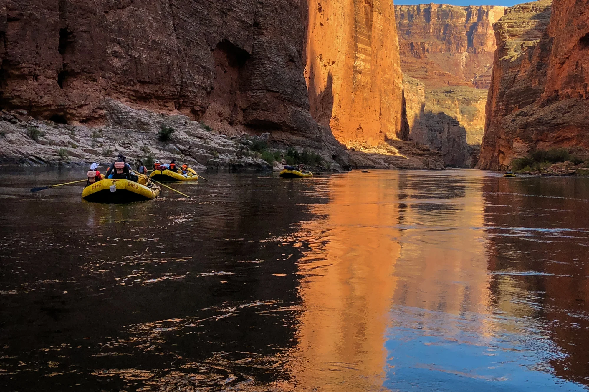 Rafts floating the Grand Canyon
