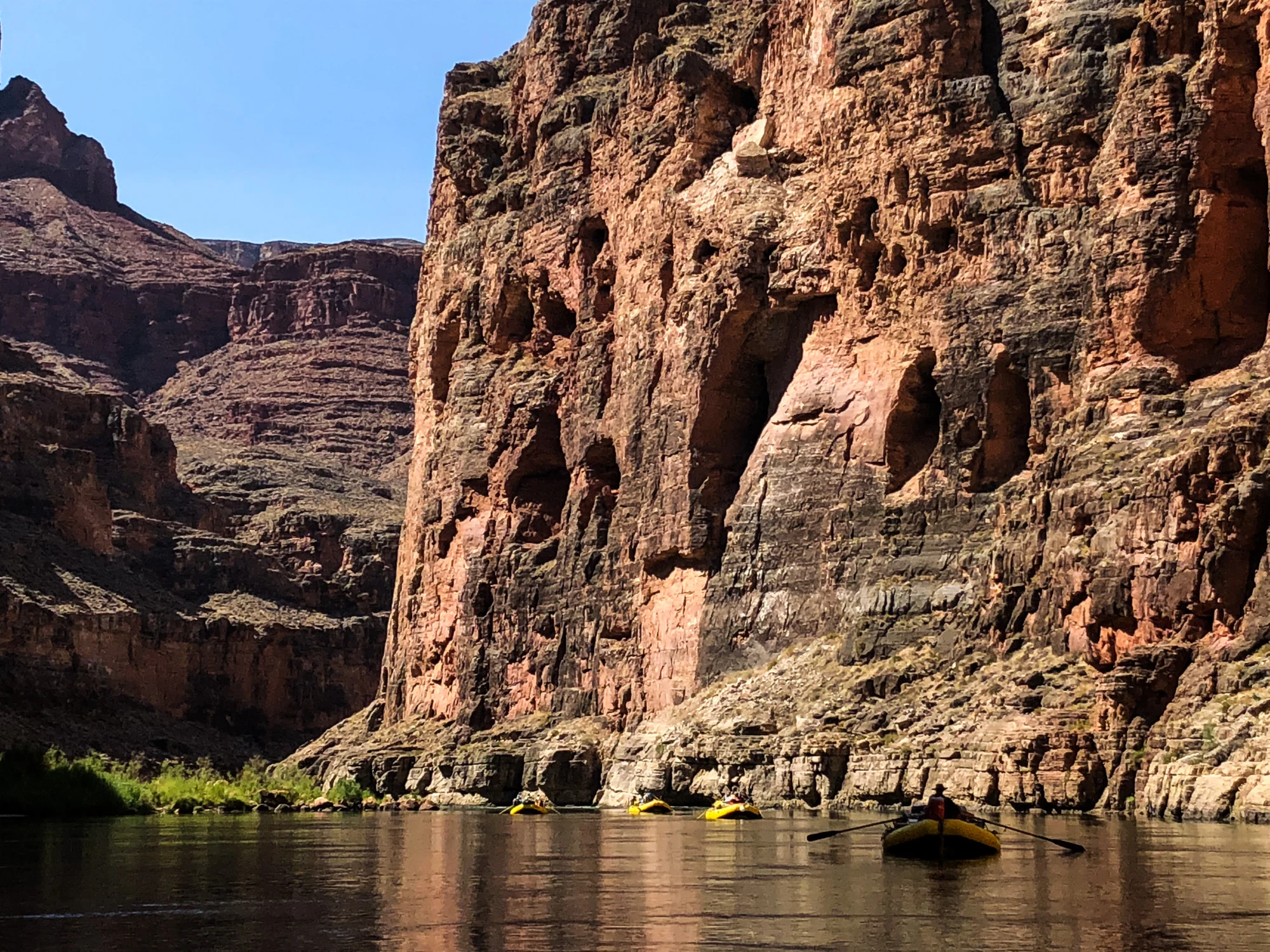 Rafts inside the Grand Canyon