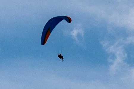 Q2, 28mm Summilux, cropped very tightly, 450x300 pixels. Notice you can see the ropes of the glider