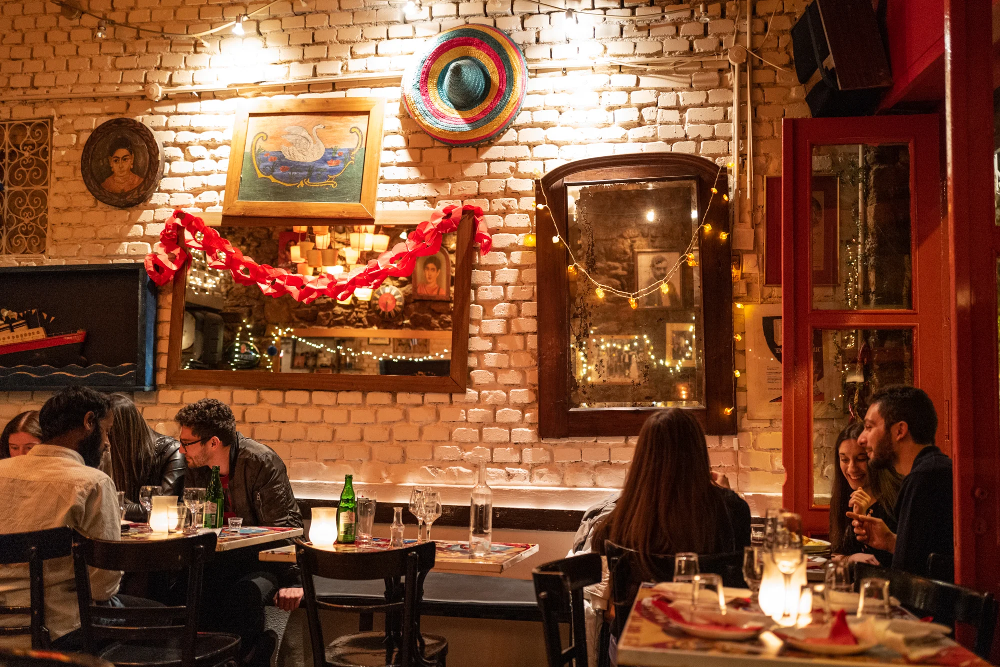 Casual dining in the Plaka district