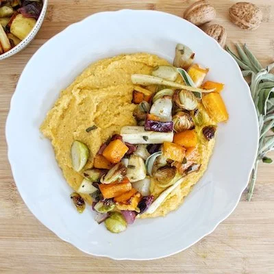 Polenta courge et légumes rôtis à la sauge