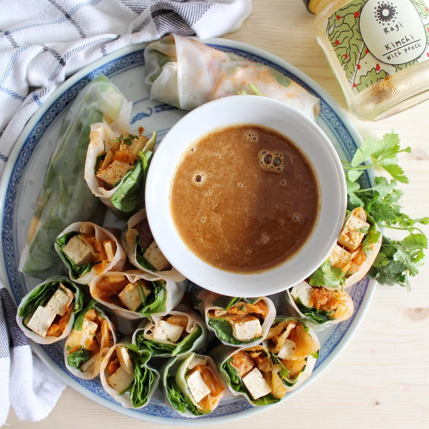 Rouleaux d&rsquo;&eacute;t&eacute; au Kimchy

ஐ Ajouter des l&eacute;gumes ferment&eacute;s &agrave; vos repas est un v&eacute;ritable atout nutritionnel, tant dans au niveau de votre sant&eacute; mais aussi celle de votre sant&eacute; intestinale. C