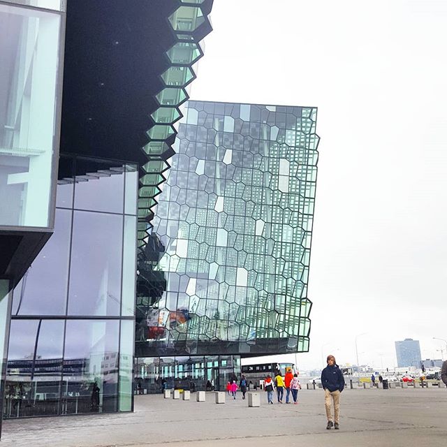 I've been on an architecture binge lately, if you couldn't tell from my last two posts. Do you know what this building is? Hint: It's a concert hall on an island. (Answer will be revealed on 4/1.)