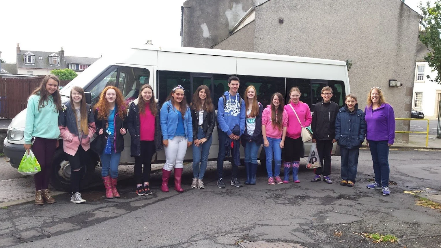 pic-youth-bus.jpg