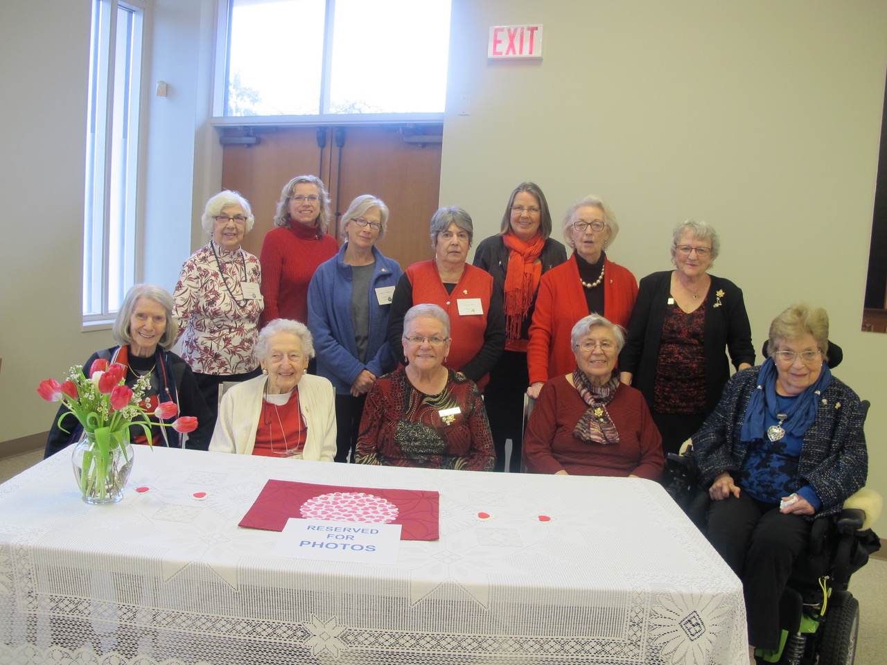 Members who received long-service pins