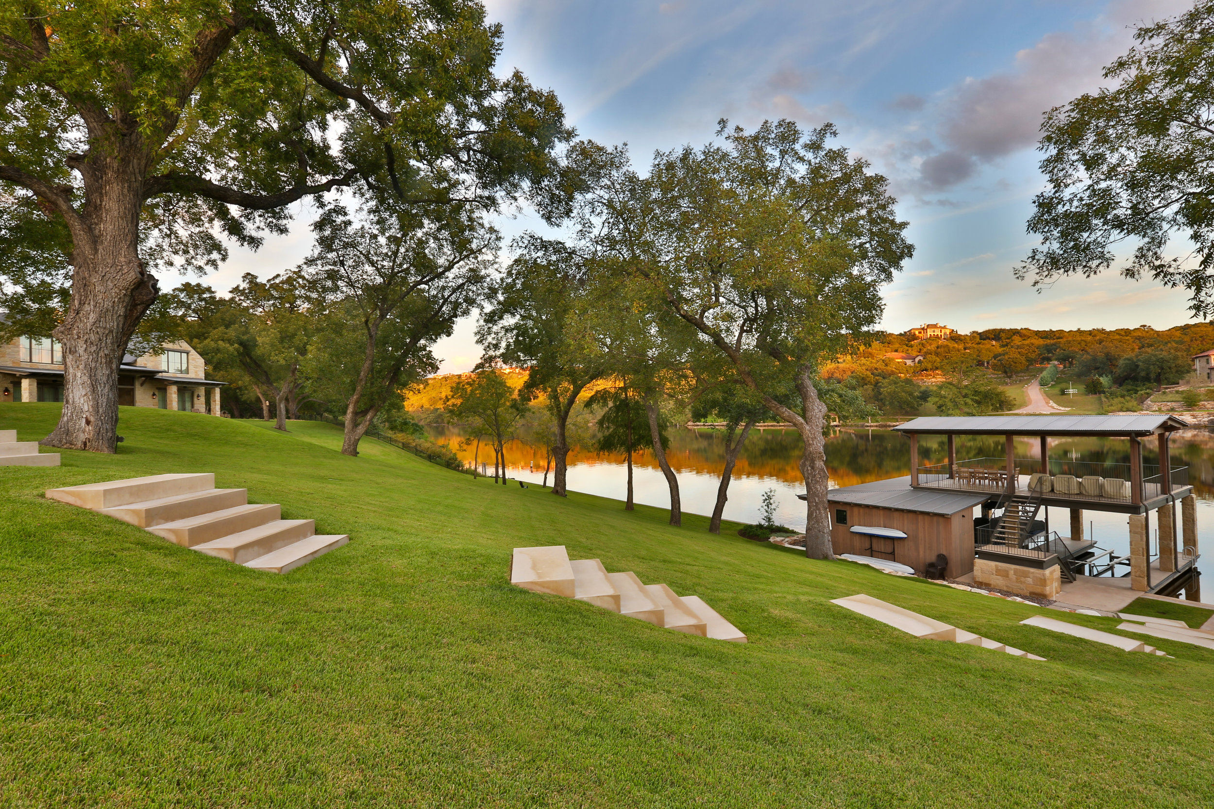 grass stairs 1.jpg